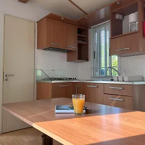 adriacamp-mobile-homes-cavallino.hotelinveneto.com/